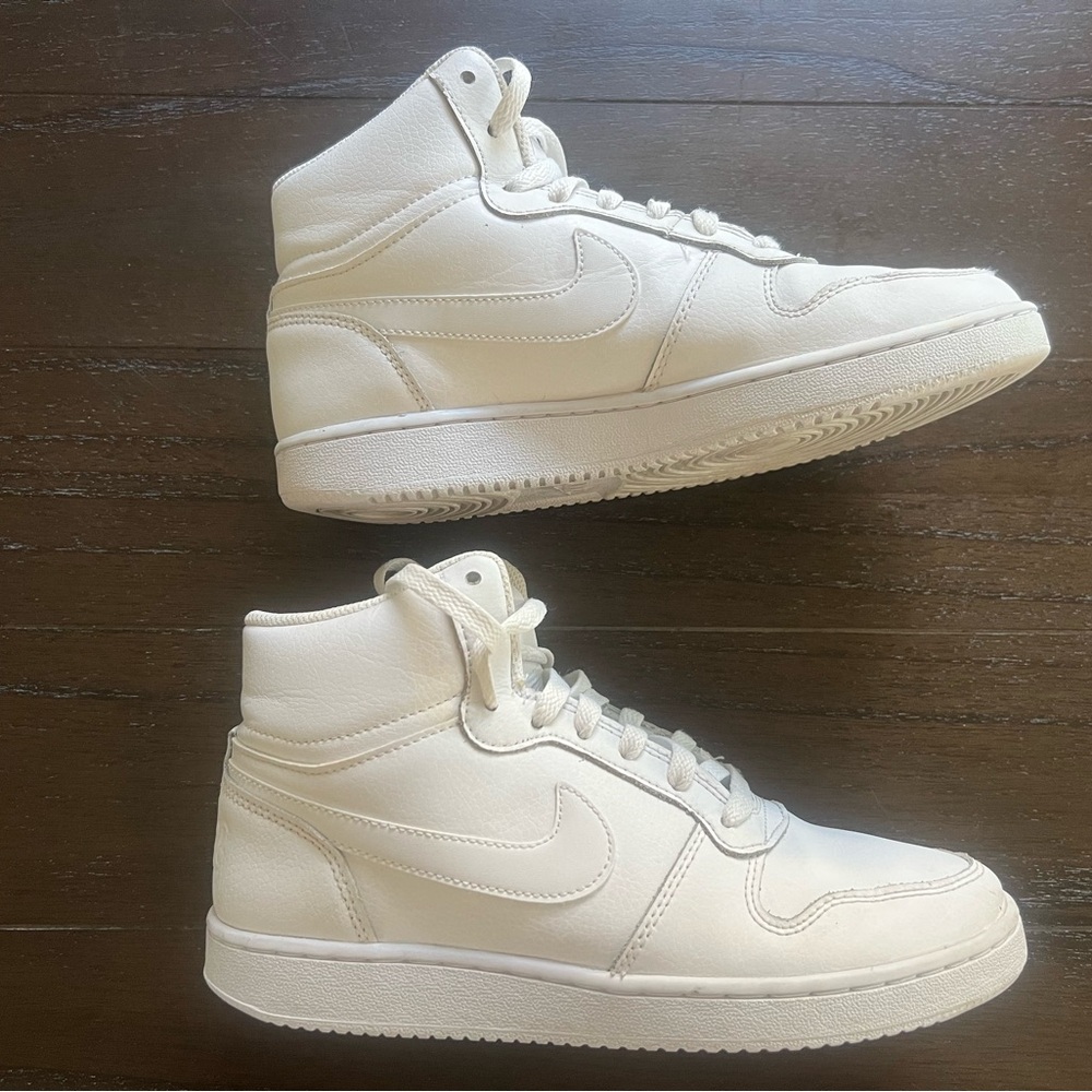 White Nike high tops size 7